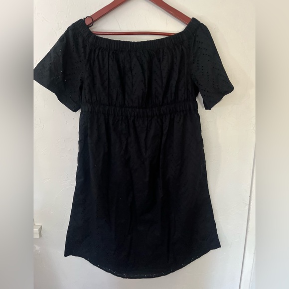 NWT GAP Maternity Black Eyelet Mini Dress Size Medium - Picture 7 of 9